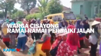 Warga Cisayong Gotong Royong Perbaiki Jalan