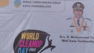 Word Cleanup Day I Aksi Pungut Sampah