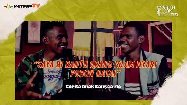 SAYA DI BANTU ORANG ISLAM NYARI POHON NATAL