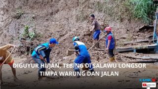 Diguyur Hujan, Tebing Di Salawu Longsor Timpa Warung Dan Jalan