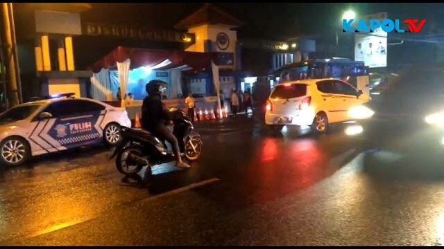 Bupati Tasik Beserta Forkopimda Cek Posko Pengamanan dan Berikan Paket Sembako