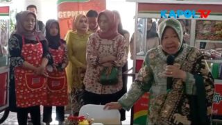 Menteri Sosial Tri Rismaharini Launching Gerobak Warmindo di Sasana Budaya Ganesha