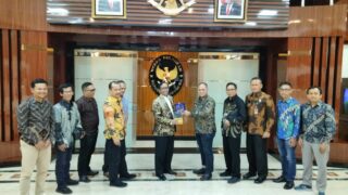 Pengurus IJTI Pusat Sampaikan Gagasan Jurnalisme Positif Kepada Menkopolhukam