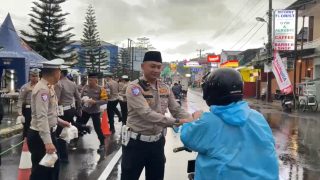 Berbagi Takjil untuk Warga dan Buka Bersama dengan Media