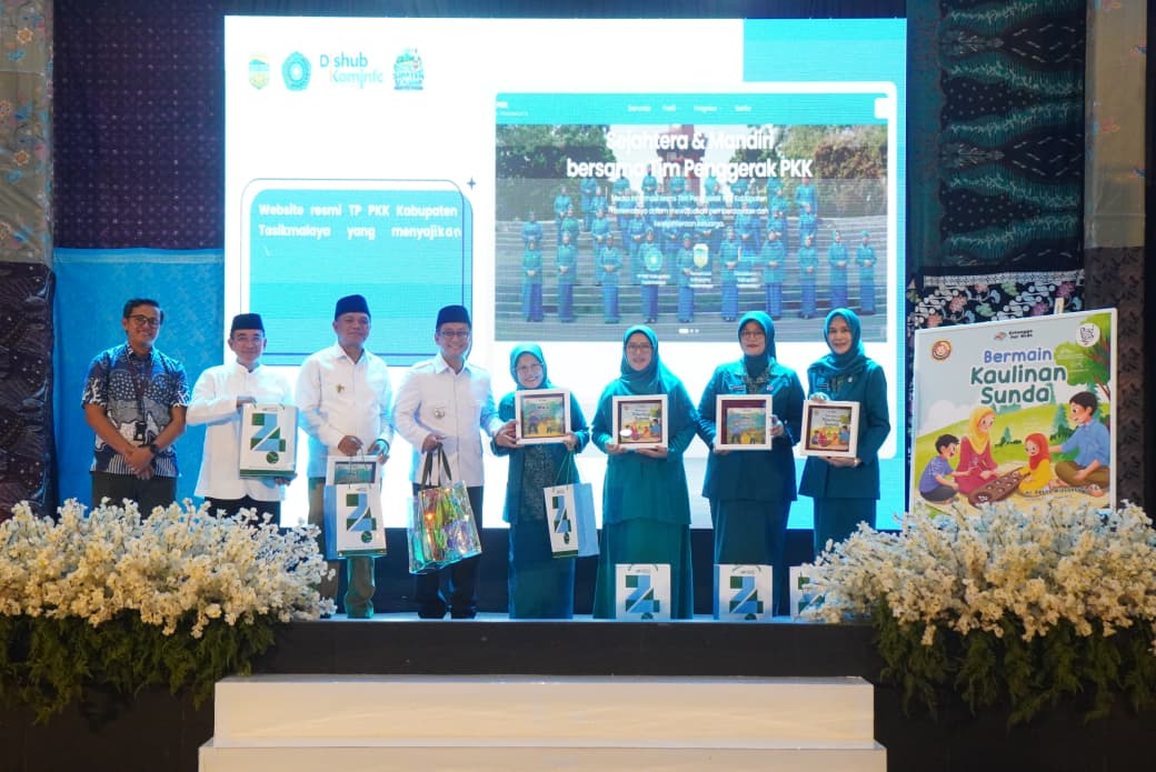 TP-PKK Kabupaten Tasikmalaya Luncurkan Aplikasi SIPaten dan Dua Buku Karya Ketua PKK