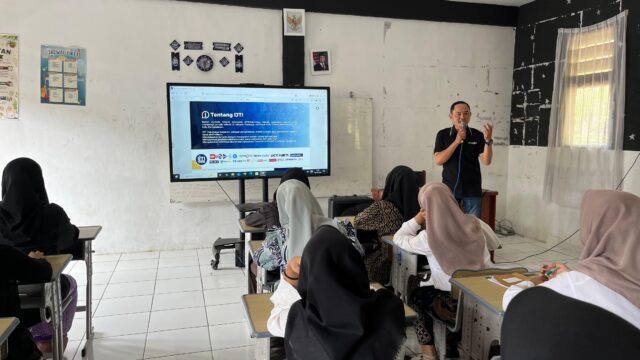 Siswa SMA Islam Tarbiyatul Ummah Belajar Jurnalistik dan Presenter Bersama IJTI Galuh Raya