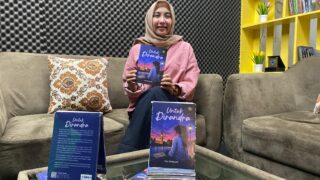 Obati Luka Masa Lalu, Yuni Bawa Obor Romansa Lewat Novel ‘Untuk Dirandra’