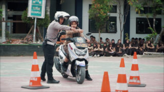 Cegah Kecelakaan Lalu Lintas, Satlantas Polres Tasikmalaya Gelar Safety Riding di SMAN 1 Singaparna